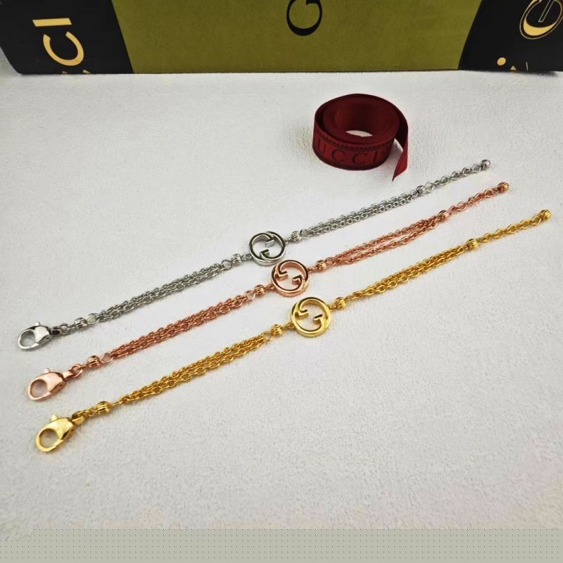 G*u*i bracelets